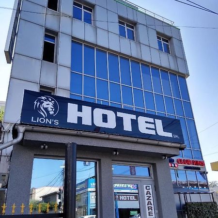 Lion'S Hotel Bucureşti Ngoại thất bức ảnh